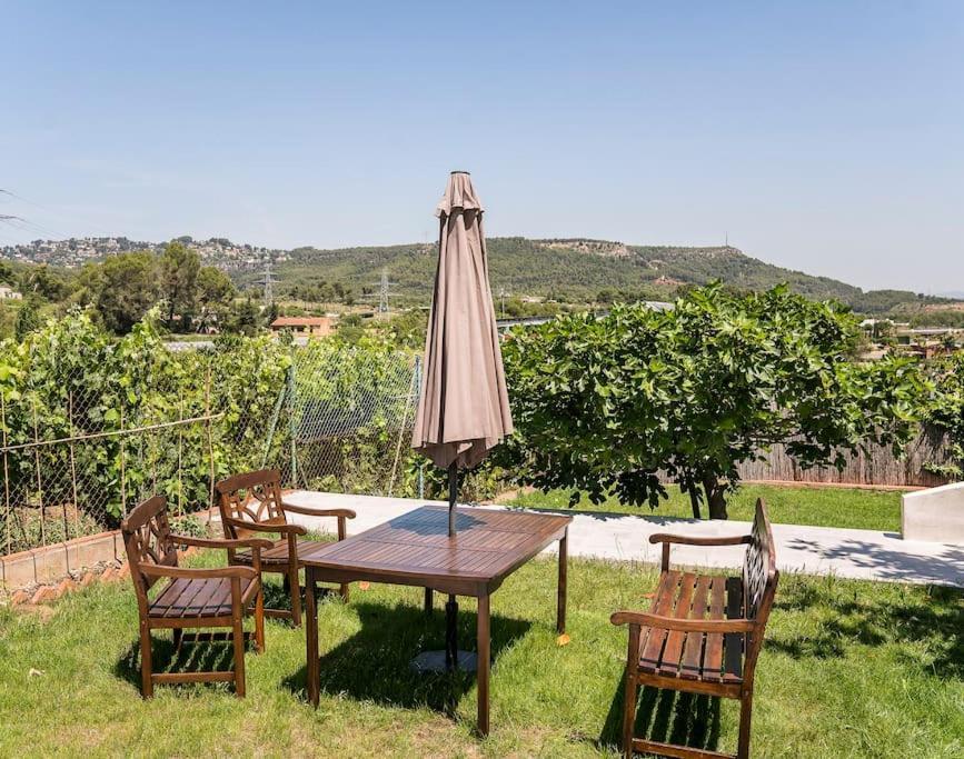 Villa 20 Min From Bcn- Charming House W/ Pool & Bbq Area Cervelló Esterno foto