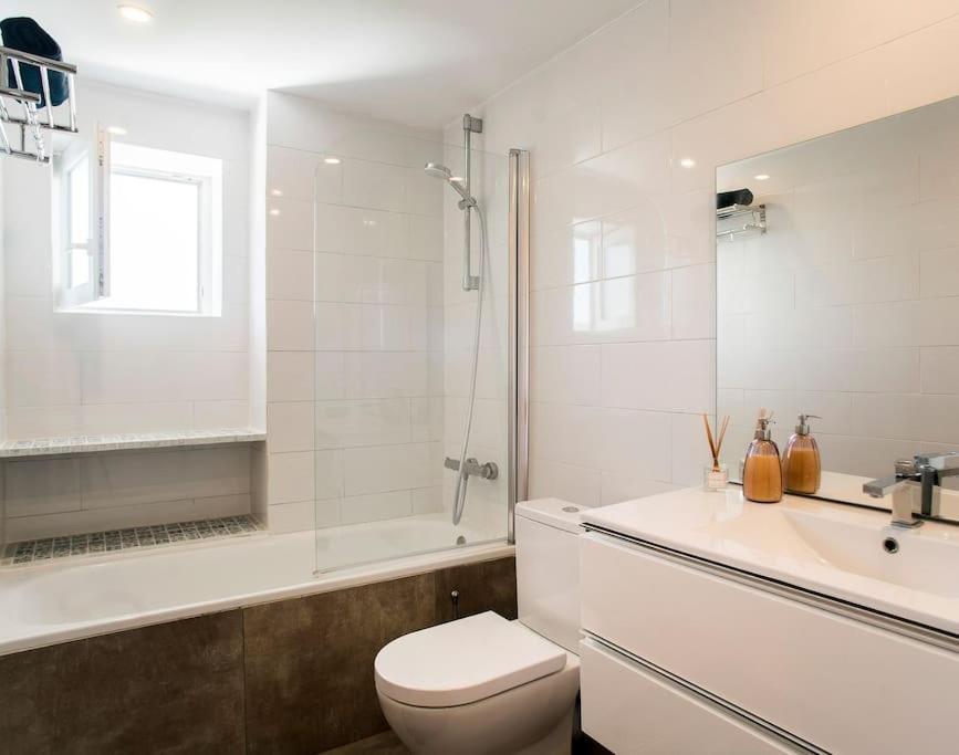 Villa 20 Min From Bcn- Charming House W/ Pool & Bbq Area Cervelló Esterno foto