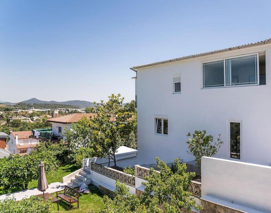 Villa 20 Min From Bcn- Charming House W/ Pool & Bbq Area Cervelló Esterno foto